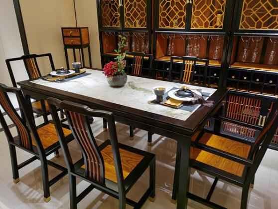 京城胡同到岭南小巷：2025中国餐桌江湖“扛把子”品牌全扫描