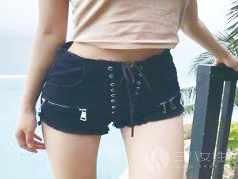 黑色短裤搭配鞋子全攻略让你穿出范儿