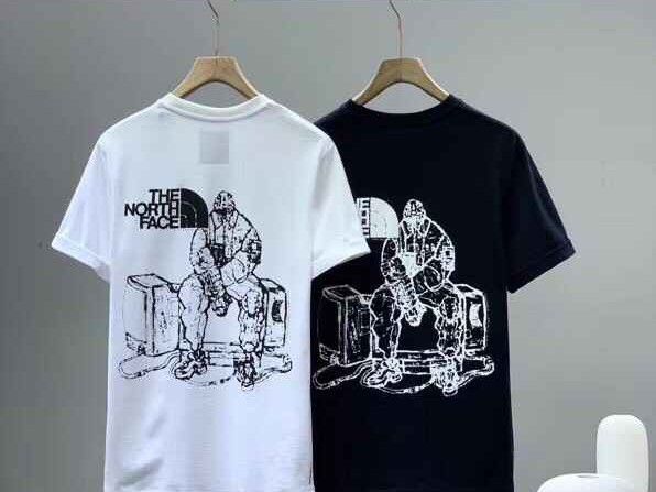 潮牌风云录：从街头到殿堂的传奇之路