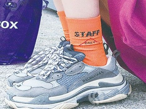 老爹鞋配袜子诀窍全在这 穿对了时髦翻倍