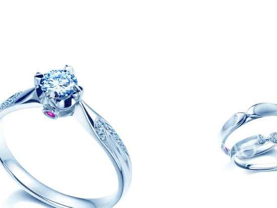 IDo品牌浮沉录 从婚戒之王到直播新兵的转型之路