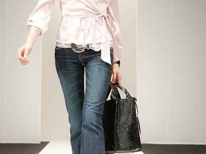 秋装上市时间揭秘 掌握这些时机让你穿搭更省钱更时尚