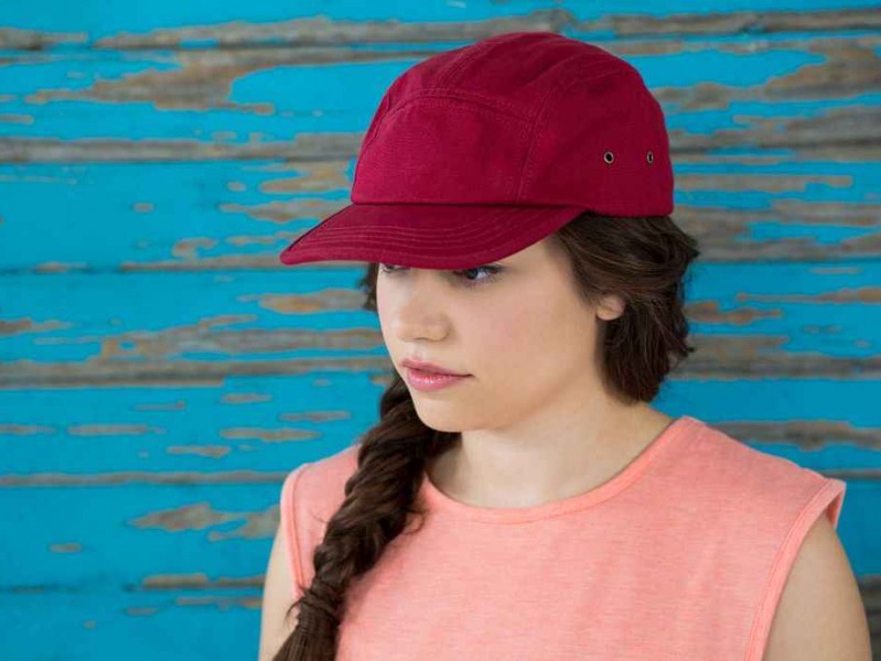 大脸星人帽子避坑指南 选对款式秒变巴掌脸