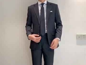 冬日职场生存战 这份既暖又飒的正装穿搭指南请收好