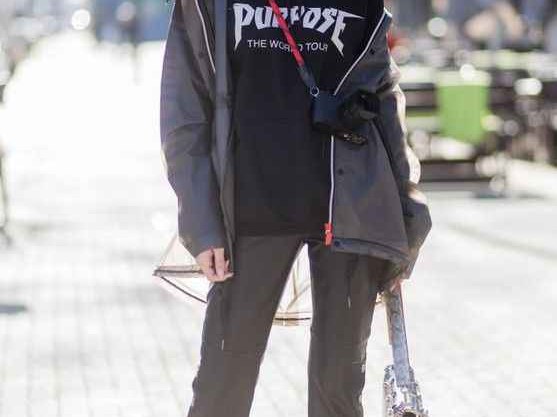 卫衣下面搭配啥最出彩 看这篇就懂