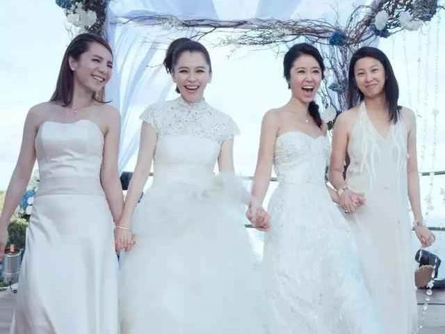 同学婚礼穿搭指南得体又出彩的着装秘诀