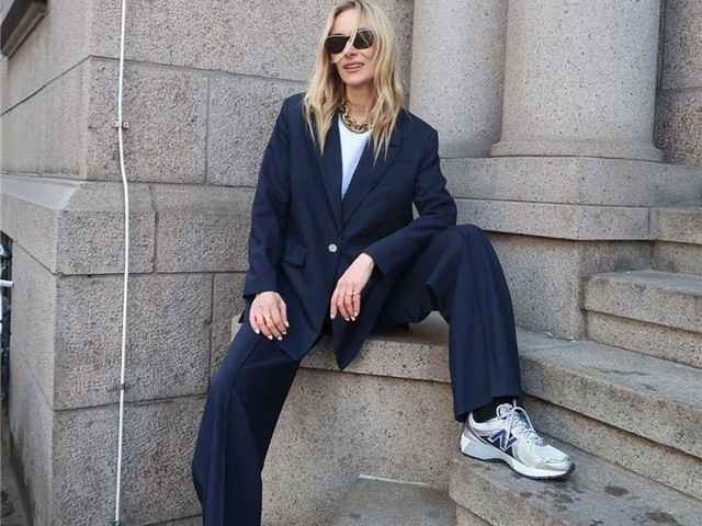 宽肩厚背女生穿衣搭配 肩宽背厚，脖子短的女生，应该这样来穿衣，显瘦又洋气，有女神范