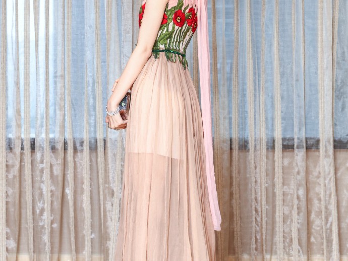 花裙子像什么 从古诗走到今日衣橱的浪漫想象