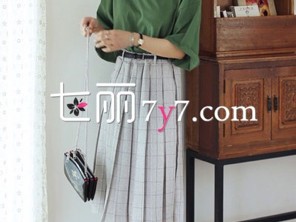 绿色上衣搭配裙子秘籍穿出惊艳气质