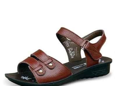 夏天凉鞋挑底攻略，让你走路不累脚不磨泡