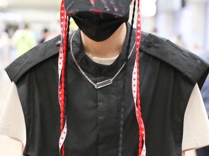 黑色鸭舌帽搭配全攻略 轻松穿出高级感