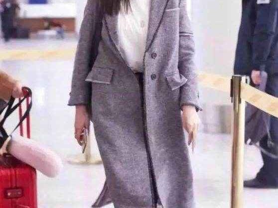 灰色外套内搭色彩全攻略穿出你的高级感