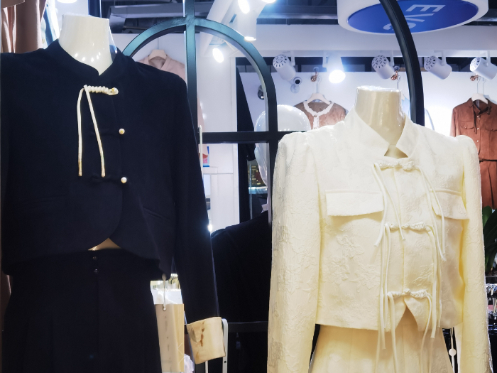 春日衣橱的革命：当新中式服装成为你的日常表达