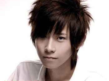 卷发男生发型整理宝典 轻松塑造个性造型