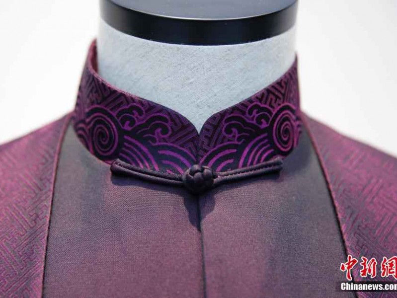 别再只穿西装了！揭秘中式西装的四大特点，让你穿出中国风的高级感