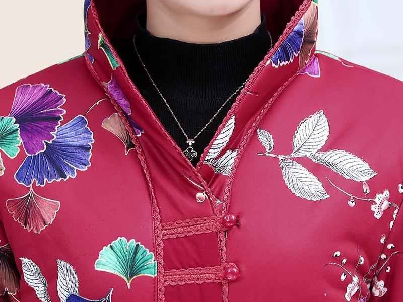给妈妈挑件暖和又体面的“战袍”：这件中式棉衣，让她穿出东方美