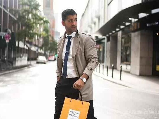 男士大衣穿搭指南从牛仔裤到西裤的裤装全攻略