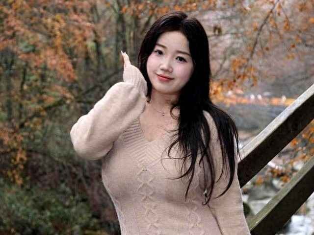 微胖女孩穿搭技巧：有肉身材如何穿出时尚感