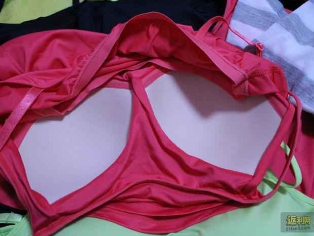 白色衣服里穿这个颜色内衣竟然最隐形