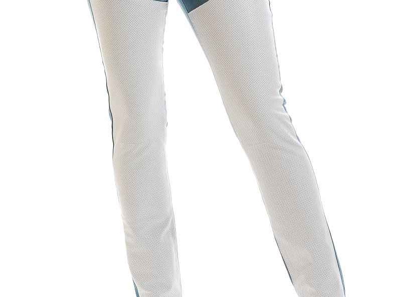 白色裤子与鞋子配色终极指南 清爽高级感穿出来