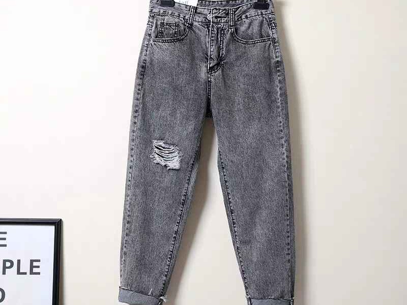 牛仔裤颜色选择全指南 从经典到流行找到你的专属色