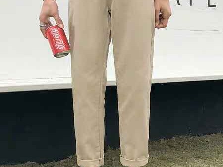 卡其色穿搭密码 从经典到先锋的色彩游戏