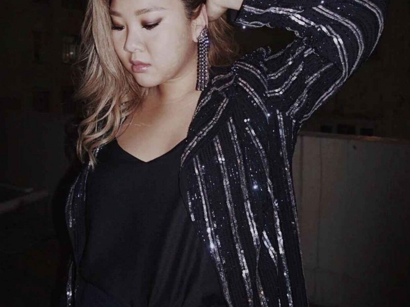 180斤胖子穿衣搭配秘诀：郑欣宜示范丰满身材如何穿出性感