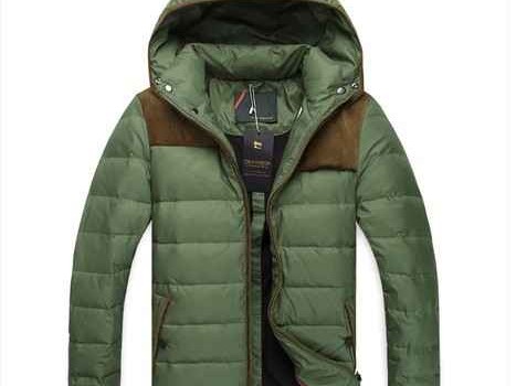 冬日选羽绒服不撞衫 这些颜色让你又白又亮眼