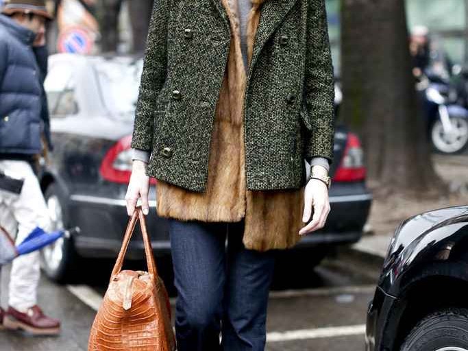 假两件外套搭配全攻略 穿出层次感不费力