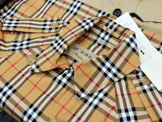 穿越风雨的英伦传奇：Burberry不止是格纹和风衣