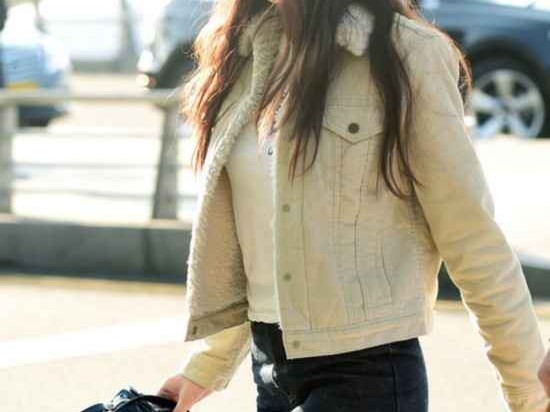 短裙配鞋全攻略穿出你的个性风采