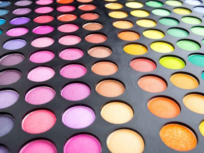 玩转墨绿配色 从家居到穿搭的高级感秘籍