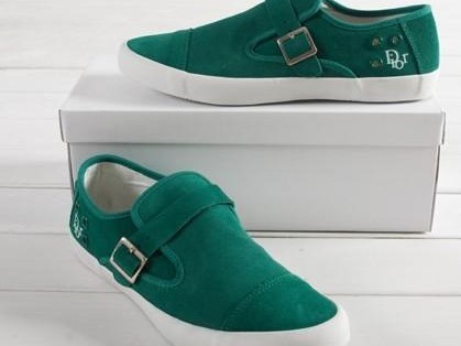 绿色鞋子搭配指南 穿出你的独特风格