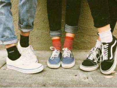 帆布鞋与袜子的秘密 这样搭才不踩雷