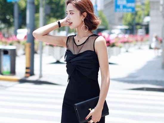 抹胸裙内搭秘籍 巧妙隐藏展现自信